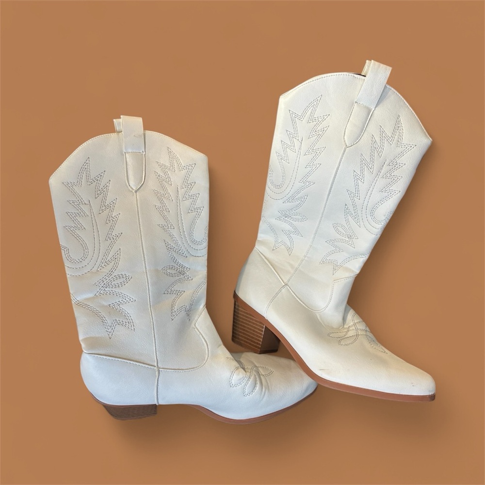 Elegant Cream Western Boots